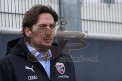 3.Liga - Saison 2022/2023 - FC Ingolstadt 04 -  - Cheftrainer Michael Köllner (FCI) beim ersten Training - Sportdirektor Ivica Grlic (FCI) sieht beim Training zu - Foto: Meyer Jürgen