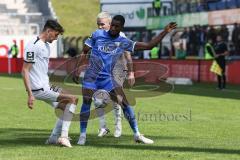 3. Liga; SV Meppen - FC Ingolstadt 04; Zweikampf Kampf um den Ball Arian Llugiqi (25, FCI) Faßbender Morgan (11 SVM) Thomas Rausch (45, FCI)