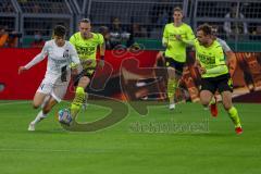 DFB Pokal - Saison 2021/2022 - Borussia Dortmund - FC Ingolstadt 04 - Merlin Röhl (#34 FCI) - Marin Pongracic (#34 Dortmund) - Foto: Stefan Bösl