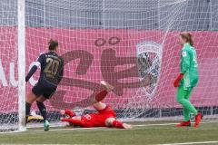 2. Frauen-Bundesliga - Saison 2021/2022 - FC Ingolstadt 04 - FC Bayern München II - Der 2:2 Ausgleichstreffer durch Maier Ramona (#18 FCI) - Valerie Guha Torwart München - Kappes Jana schwarz München - jubel - Foto: Meyer Jürgen