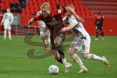 3.Liga - Saison 2022/2023 - FC Ingolstadt 04 -  Dynamo Dresden - Tobias Bech (Nr.11 - FCI) - Paul Will (Nr.28 - Dresden) - Foto: Meyer Jürgen