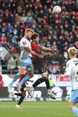 3. Liga; FC Ingolstadt 04 - TSV 1860 München; Zweikampf Kampf um den Ball Calvin Brackelmann (17, FCI) Deichmann Yannick (20 TSV)