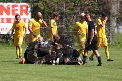 Kreisklasse - Saison 2023/2024 - GW Ingolstadt - FC Gelbelsee - Der 1:0 Führungstreffer per Freistoß durch #27 schwarz Semih Soysal GW Ing - jubel - Ubeyd Demirkol
 #22 GW Ing -  Foto: Meyer Jürgen