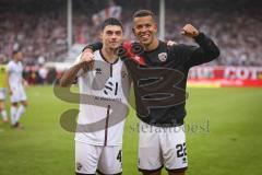 3. Liga; Energie Cottbus - FC Ingolstadt 04; Spiel ist aus, Ingolstadt gewinnt 1:4, Spieler bedanken sich bei den Fans, Felix Keidel (43, FCI) Marcel Costly (22, FCI)