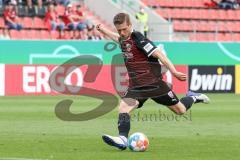 DFB Pokal; FC Ingolstadt 04 - Erzgebirge Aue; Denis Linsmayer (23, FCI) Schuß