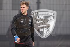 3. Liga; FC Ingolstadt 04 - Trainingsauftakt im Audi Sportpark, Trainingsgelände; Simon Lorenz (32, FCI)