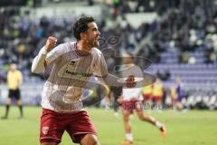 3. Liga; Erzgebirge Aue - FC Ingolstadt 04; Tor Jubel Treffer Ausgleich 2:2 Jonas Scholz (15, FCI) mit Fredrik Carlsen (8, FCI)