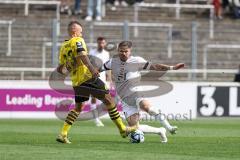 3. Liga; Borussia Dortmund II - FC Ingolstadt 04;  Zweikampf Kampf um den Ball Pascal Testroet (37, FCI) Pfanne Franz (23 BVB2)