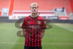 3. Liga; FC Ingolstadt 04 - Nachshooting, Mannschaftsfoto, Einzelportraits, Tobias Bech (11, FCI)