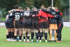 2. Frauen Bundesliga - Saison 2025/26- FC Ingolstadt 04 - VFL Wolfsburg -  Die Mannschaft bildet einen Kreis vor dem Spiel -  - XXXXX - Foto: Meyer Jürgen