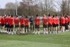 3.Liga - Saison 2022/2023 - FC Ingolstadt 04 -  - Cheftrainer Michael Köllner (FCI) beim ersten Training - Cheftrainer Michael Köllner (FCI) begrüsst die Spieler - Foto: Meyer Jürgen