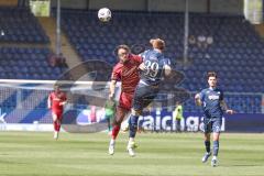 3. Liga - Saison 2025/26 - TSG Hoffenheim II - FC Ingolstadt 04  - Yannick  Deichmann (Nr.20 - FCI) - Florian Bähr (Nr.39 - TSG Hoffenheim II) - Foto: Meyer Jürgen