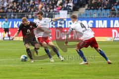 2.BL; Hamburger SV - FC Ingolstadt 04; Zweikampf Kampf um den Ball Maximilian Beister (11, FCI) Meffert Jonas (23 HSV) Schonlau Sebastian (4 HSV)