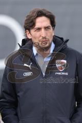 3.Liga - Saison 2022/2023 - FC Ingolstadt 04 -  - Cheftrainer Michael Köllner (FCI) beim ersten Training - Sportdirektor Ivica Grlic (FCI) sieht beim Training zu - Foto: Meyer Jürgen