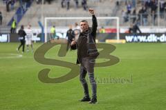 2023_11_11 - 3. Liga - Saison 2023/24 - MSV Duisburg - FC Ingolstadt 04 - Cheftrainer Michael Köllner (FCI) bedakt sich bei den Fans - XXXXX - Foto: Meyer Jürgen