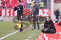 3. Liga; Rot-Weiss Essen - FC Ingolstadt 04; Cheftrainerin Sabrina Wittmann (FCI) ratlos
