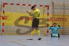 Lotto Bayern Hallencup - Lindenkreuzhalle Saison 2024/25 - FC Hitzhofen - FC Türk Sport Garching  - Martin Maier TW  Türk Garching - Christoph Thomas gelb Hitzhofen vergibt den 6 meter - enttäuscht - jubel - Foto: Meyer Jürgen
