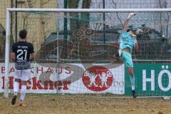 Bezirksliga - Saison 2024/25 - FC Gerolfing - FC Fatih Ingolstadt - Torwart Marco Ernhofer (Nr.22 - FC Fatih) wehrt einen Ball ab - XXXXX - Foto: Meyer Jürgen