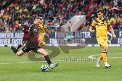 3. Liga; FC Ingolstadt 04 - SG Dynamo Dresden; Torchance #Schuß Jannik Mause (7, FCI)