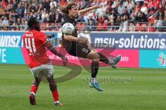 3.Liga - Saison 2022/2023 - Hallersche FC - FC Ingolstadt 04 - Tim Civeja (Nr.8 - FCI) - Erich Berko (Nr.41 - Halle) -  - Foto: Meyer Jürgen