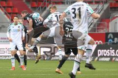 2.BL; FC Ingolstadt 04 - Hannover 96; Zweikampf Kampf um den Ball Marc Stendera (10, FCI) Sebastian Ernst (10 Han)