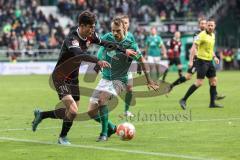 2.BL; SV Werder Bremen - FC Ingolstadt 04; Merlin Röhl (34, FCI) Christian Groß (36 Bremen) Zweikampf Kampf um den Ball