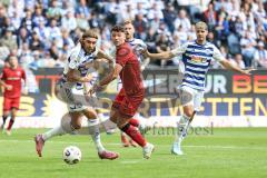 3. Liga; MSV Duisburg - FC Ingolstadt 04; Zweikampf Kampf um den Ball Mads Borchers (9, FCI) Bitter Joshua (29 MSV) Fleckstein Tobias (5 MSV)