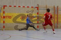 Lotto Bayern Hallencup - Saison 2024/25 - Türkisch SV Ingolstadt - SV Manching - Finale - Enis Kuqanaj rot Türkisch verschiesst 6 meter - Thomas Geisler Torwart Manching - Foto: Meyer Jürgen