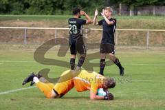 Testspiel -SV Manching - TSV Abensberg - Der 2:0 Führungstreffer durch Abou-Khalil Abdel schwarz  (Nr.20 - SV Manching) - jubel - Meisinger Rainer (Nr.7 - SV Manching) - Sturm Marius Torwart Abensberg - Foto: Jürgen Meyer