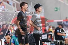 2.BL; FC Ingolstadt 04 - 1. FC Heidenheim; angestrengt Co-Trainer Thomas Karg (FCI) Cheftrainer Roberto Pätzold (FCI)