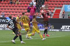 3.Liga - Saison 2023/2024 - FC Ingolstadt 04 -  1. FC Saarbrücken - Torwart Tim Paterok (Nr.30 - Saarbrücken) - Jannik Mause (Nr.7 - FCI) - Foto: Meyer Jürgen