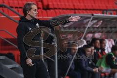 3. Liga; FC Ingolstadt 04 - FSV Zwickau; Cheftrainer Rüdiger Rehm (FCI) an der Seitenlinie, Spielerbank