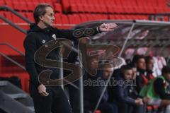 3. Liga; FC Ingolstadt 04 - FSV Zwickau; Cheftrainer Rüdiger Rehm (FCI) an der Seitenlinie, Spielerbank