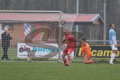 Kreisliga - Saison 2025/26- TSV Kösching - FC Sandersdorf - Der 2:0 Führungstreffer durch Sebastian Zabka rot Kösching - jubel -  - Philipp Gierl Torwart Sandersdorf - Foto: Meyer Jürgen