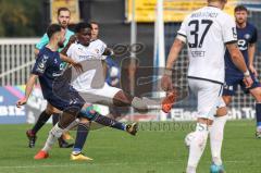 3. Liga; VfB Oldenburg - FC Ingolstadt 04; Zweikampf Kampf um den Ball Hans Nunoo Sarpei (18 FCI) Richter Pascal (18 VfB)