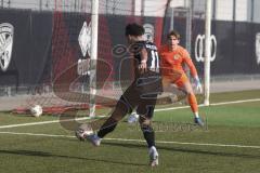 *** A-Junioren Bundesliga  - Saison 2025/26 - FC Ingolstadt 04 - SpVgg Greuther Fürth - Polat Arel schwarz FCI - Menapace Theo Torwart Fürth - Foto: Meyer Jürgen