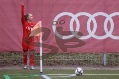 2. Frauen-Bundesliga - Saison 2021/2022 - FC Ingolstadt 04 - FC Bayern München II - Mailbeck Alina (#8 FCI) beim Eckball - Foto: Meyer Jürgen