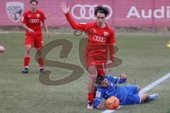 A-Junioren - Bundesliga Süd FC Ingolstadt 04 - TSG 1899 Hoffenheim - Giulio Conti (Nr.16 - FCI A-Junioren) rot - Dagdeviren Diren blau Hoffenheim -  Foto: Meyer Jürgen