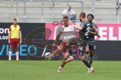 3. Liga; FC Ingolstadt 04 - VfL Osnabrück; Zweikampf Kampf um den Ball Marcel Costly (22, FCI) Kopacz David (29 VFL)