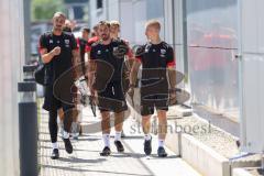 3. Liga; FC Ingolstadt 04 - Trainingsauftakt, erstes Training nach der Sommerpause; Torwart-Trainer Arvid Schenk  (FCI) Athletik-Trainer Rafael Lopez (FCI) Spielanalyst Yannick Schmidt (FCI) Neuzugänge