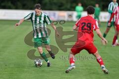 Landesliga - Saison 2025/26 - SV Manching - TSV Dachau  - Johannes  Dexl (Nr.13 - SV Manching) - Leon Pfeiffer rot DAchau - Foto: Meyer Jürgen