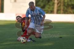 Kreisliga - Saison 2025/26- SV Kasing - FC Sandersdorf - Emre Erbas rot Kasing  - Niklas Mühl blau Sandersdorf - Foto: Meyer Jürgen