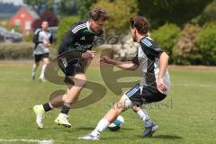 Bezirksliga - Saison 2025/26- TSV Gaimersheim - TSV Ober./Unterh.stadt - Dennis Hüttinger (Nr.7 - TSV Gaimersheim) - Amadeus Taubert grau Ober/. Unterh.stadt - Foto: Meyer Jürgen