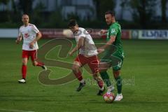 Landesliga - Saison 2024/25 - SV Manching - FC Gundelfingen - Leon Sailer weiss Gundelfingen - Marcel Posselt (Nr.19 - SV Manching) - Foto: Meyer Jürgen