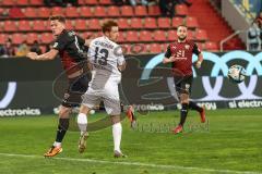 3. Liga; FC Ingolstadt 04 - SC Freiburg II; Zweikampf Kampf um den Ball Sebastian Grönning (11, FCI) Müller Serge (13 SCF)