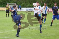 A-Klasse - SV Oberstimm - SV Haunwöhr - Patrick Weiher
 blau Haunwöhr - Julian Weidinger weiss Oberstimm - Foto: Jürgen Meyer