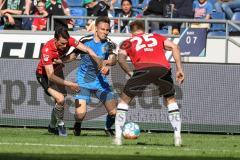 2.BL; Hannover 96 - FC Ingolstadt 04; Zweikampf Kampf um den Ball Dominik Franke (3 FCI) Jannik Dehm (25 Hannover)