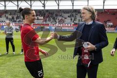 2.BL; FC Ingolstadt 04 - FC Hansa Rostock; Jonatan Kotzke (25, FCI) Geschäftsführers Dietmar Beiersdorfer (FCI Sport Kommunikation) verlässt den Verein