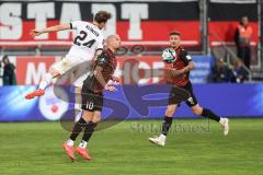 3. Liga; FC Ingolstadt 04 - SV Waldhof Mannheim; Zweikampf Kampf um den Ball Max Dittgen (10, FCI) Klünter Lukas (24 SVWM)