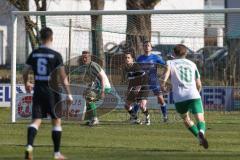 Landesliga - Saison 2025/26 - SV Manching - TSV Schwabmünchen - Rainer Meisinger (Nr.8 - SV Manching) - Kusterer Lucas schwarz Schwabmünchen - Zeche Fabio TW Schwabmünchen - Foto: Meyer Jürgen